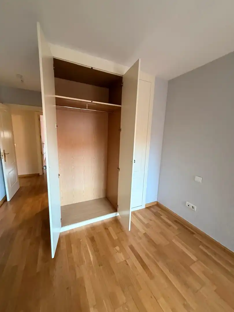 Habitación de Piso en venta en Valdemoro con Calefacción, Trastero y Piscina comunitaria