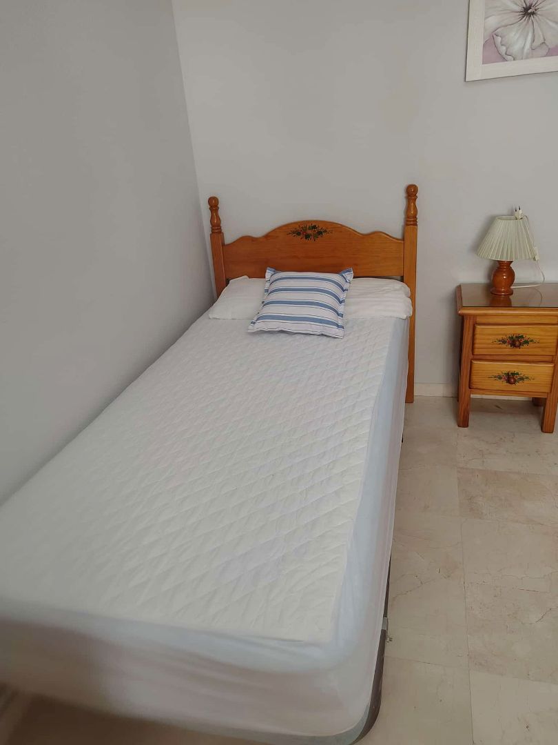 Bedroom of Flat to rent in  Granada Capital  with Air Conditioner, Heating and Furnished