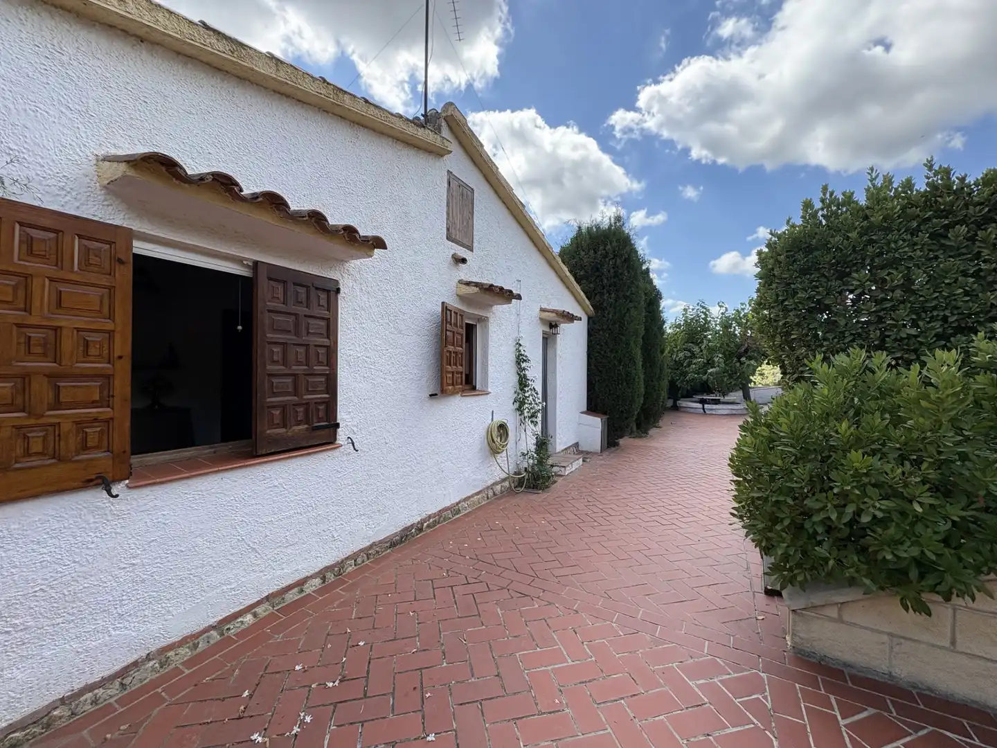 Vista exterior de Casa o chalet en venta en Vespella de Gaià con Jardín privado, Piscina y Amueblado