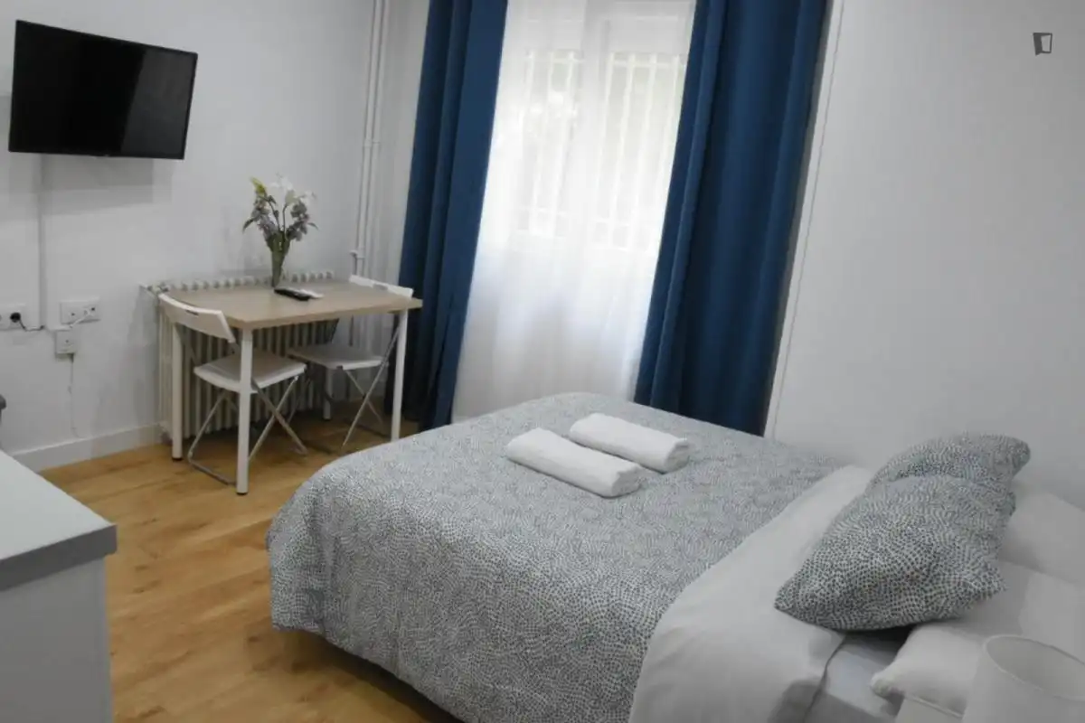 Habitación de Estudio de alquiler en Madrid con Aire acondicionado, Calefacción y Amueblado