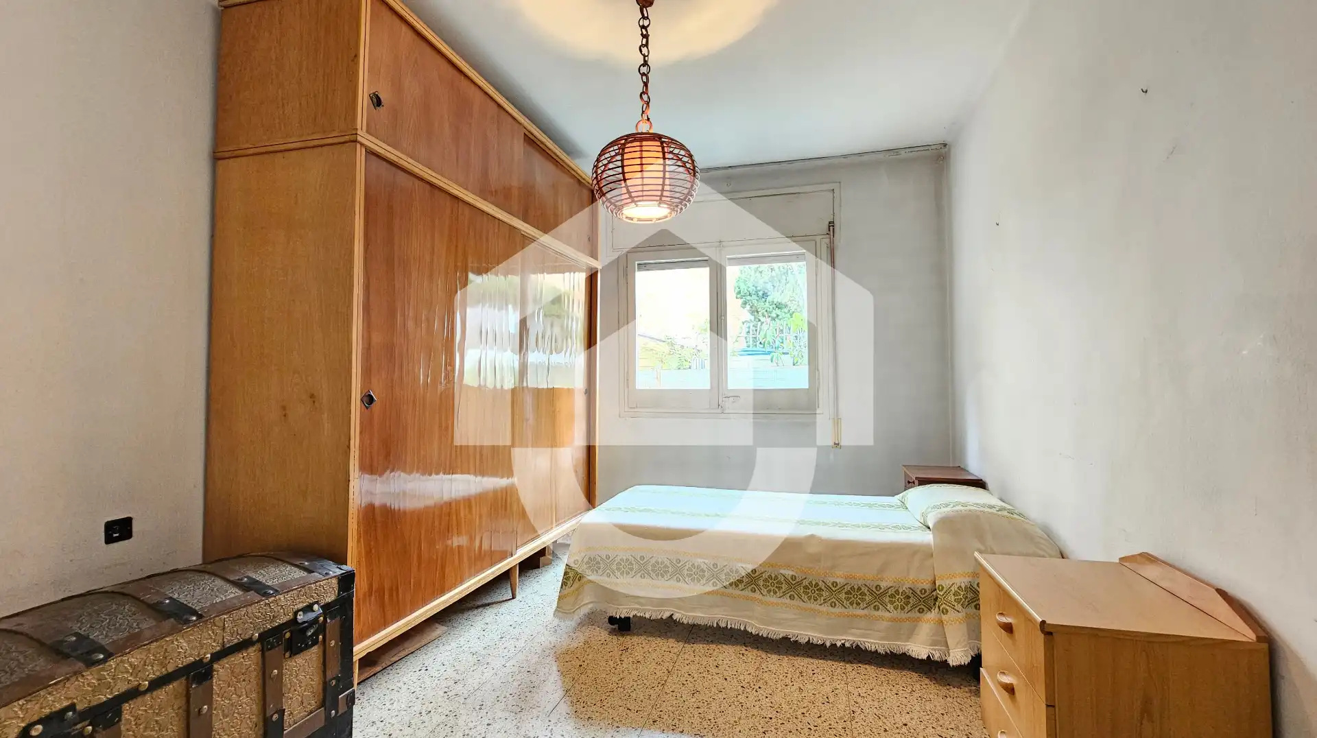 Schlafzimmer von Wohnung zum Verkauf in Barcelona mit Möbliert, Ofen und Balkon