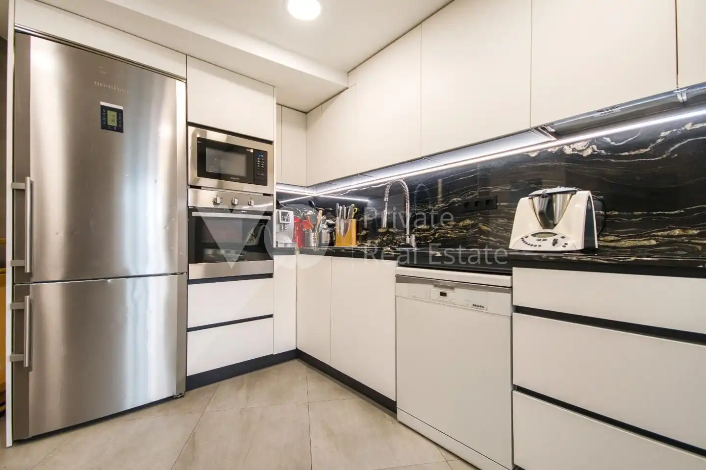 Cocina de Dúplex en venta en Majadahonda con Aire acondicionado, Calefacción y Terraza