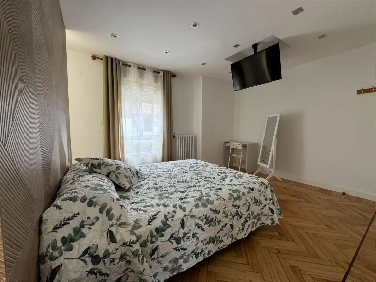 Bedroom of Detached homes for rent in Polanco  with Private garden, Parquet flooring and Furnished