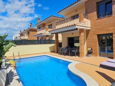 Haus mit Pool zum Verkauf in Sector Mestral