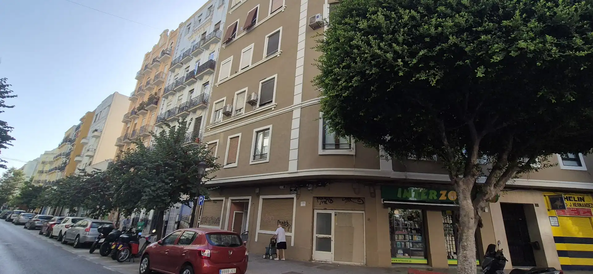 Exterior view of Commercial properties for rent in Valencia  with Air Conditioner