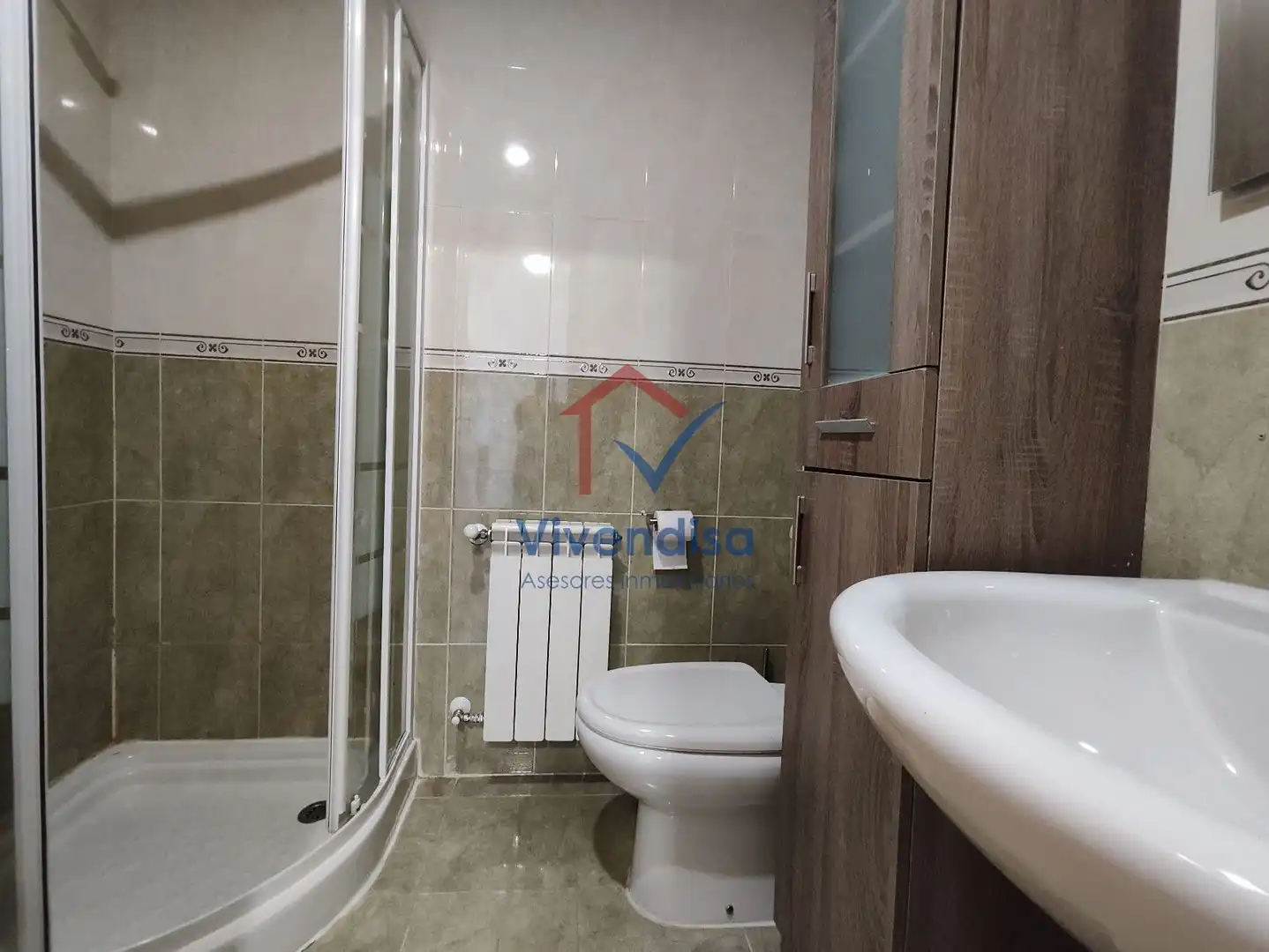 Badezimmer von Einfamilien-Reihenhaus zur Miete in Torija mit Heizung, Privatgarten und Terrasse
