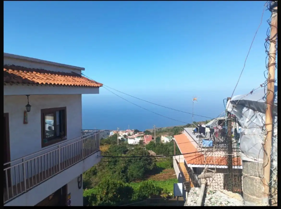Vista exterior de Casa adosada en venta en Los Realejos con Terraza