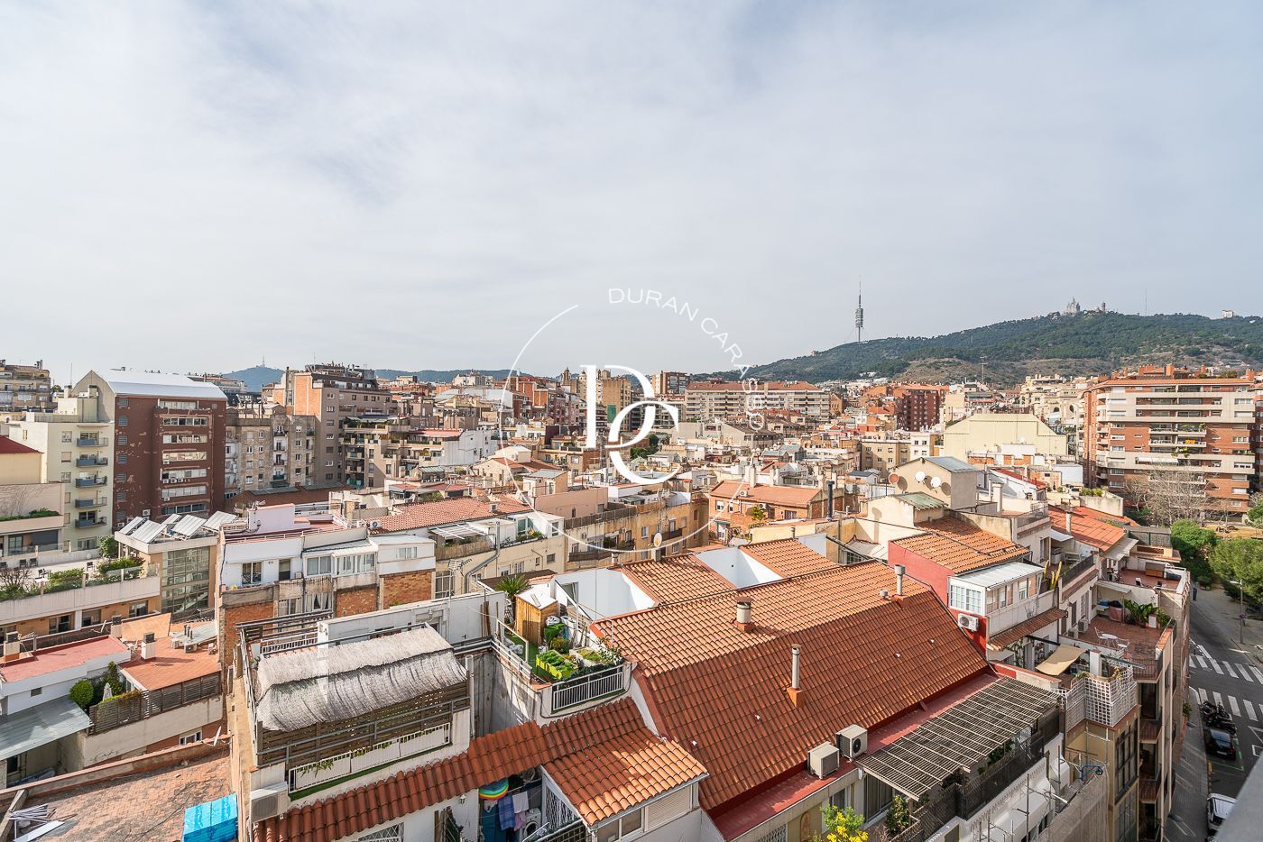Exterior view of Attic to rent in  Barcelona Capital  with Air Conditioner, Heating and Terrace