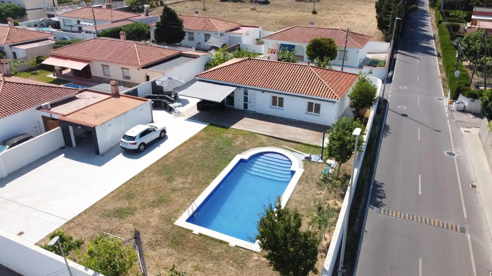 Vista exterior de Casa o xalet en venda en Vinaròs amb Aire condicionat, Calefacció i Jardí privat