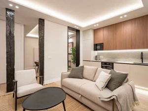 Piso en Venta en Calle de Jesús del Valle en Universidad - Malasaña