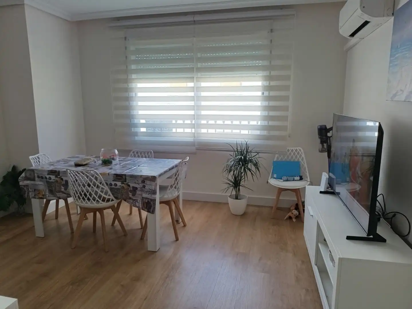 Comedor de Piso en venta en Elche de la Sierra con Aire acondicionado, Terraza y Amueblado