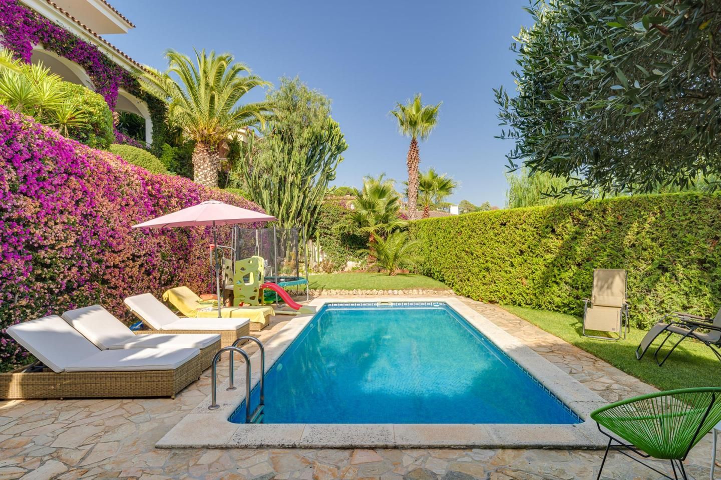 Piscina de Casa o xalet en venda en Sant Pol de Mar amb Aire condicionat, Calefacció i Jardí privat