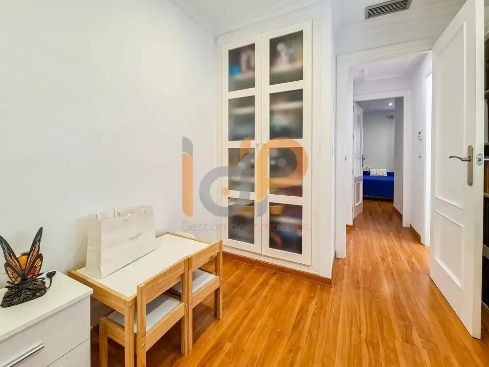 Wohnung zum Verkauf in Huércal-Overa mit Klimaanlage, Abstellraum und Balkon