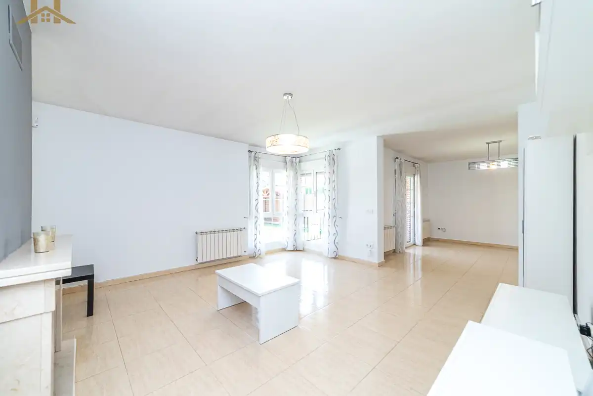 Sala de estar de Casa o chalet en venta en Illescas con Aire acondicionado, Calefacción y Jardín privado