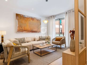 Flat with balcony for sale in Arganzuela