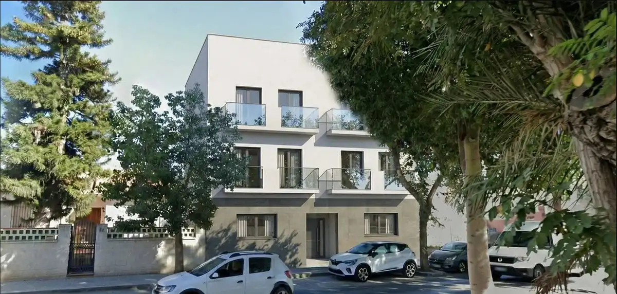 Vista exterior de Planta baixa en venda en Málaga amb Aire condicionat, Calefacció i Jardí privat