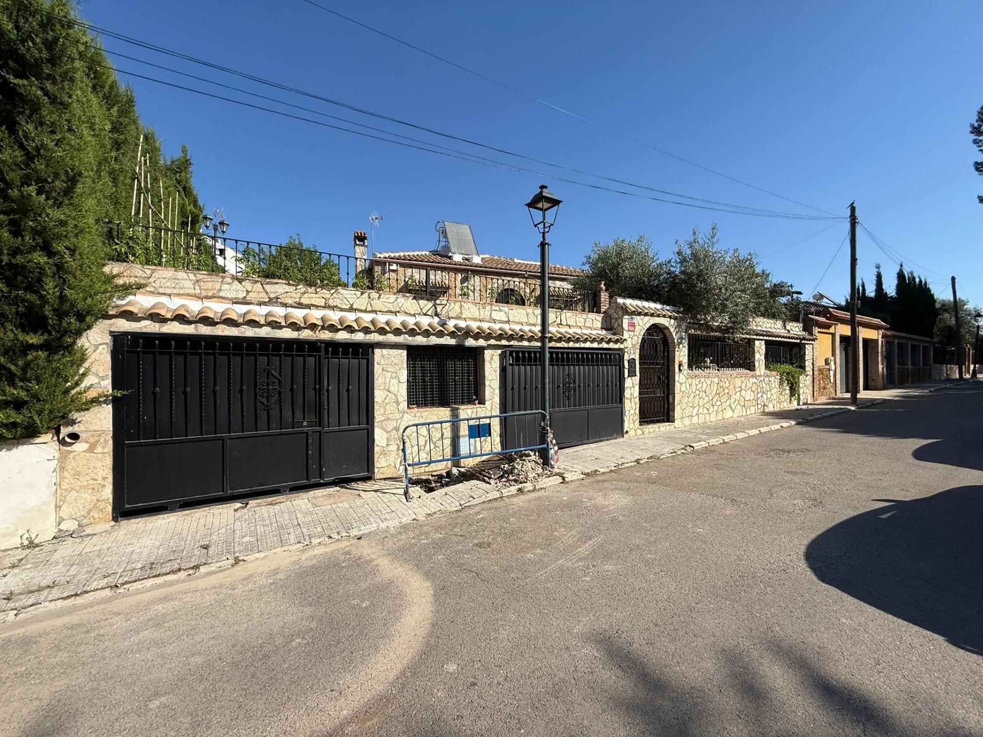 Vista exterior de Casa o xalet en venda en Écija amb Aire condicionat, Calefacció i Jardí privat