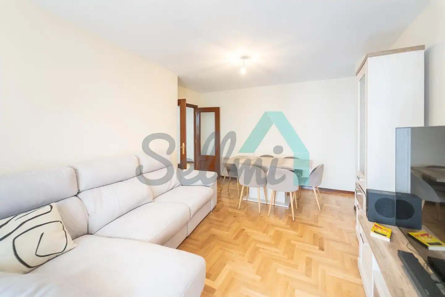 Living room of Flat for sale in Oviedo   with Heating, Parquet flooring and Terrace