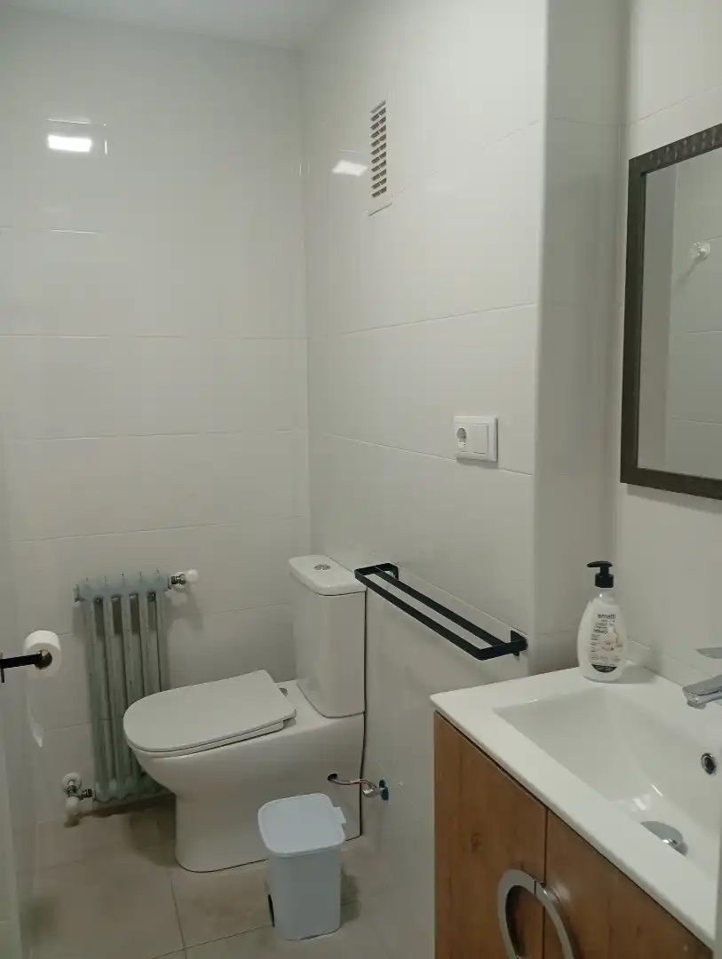 Baño de Piso de alquiler en Jaén con Aire acondicionado, Calefacción y Terraza