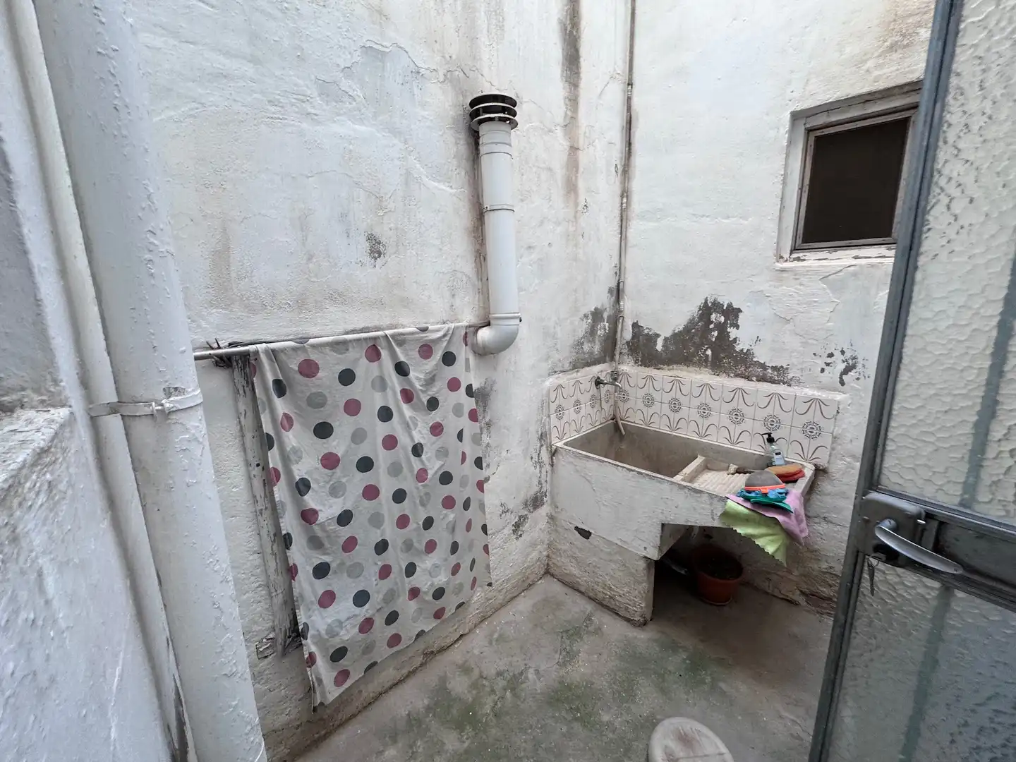 Bany de Casa adosada en venda en Villena amb Aire condicionat, Terrassa i Balcó