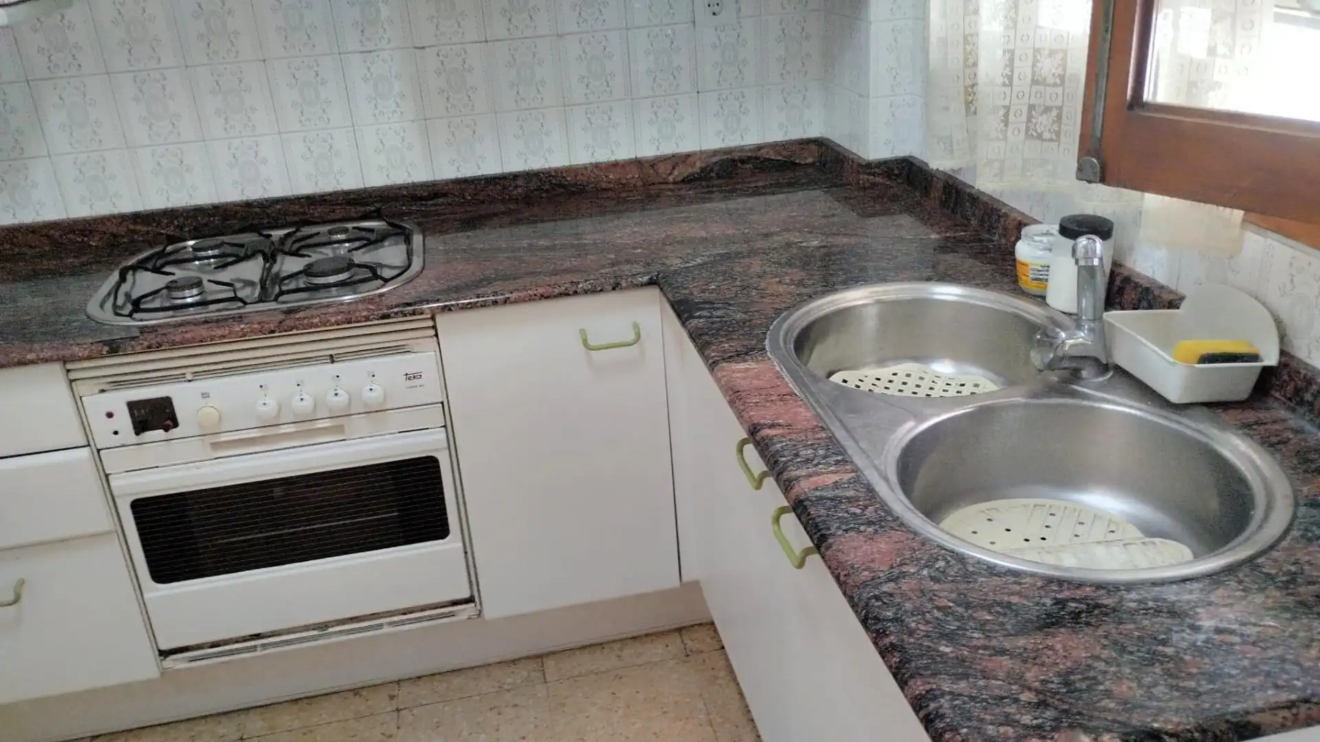 Kitchen of Flat for sale in Valencia  with Air Conditioner and Balcony