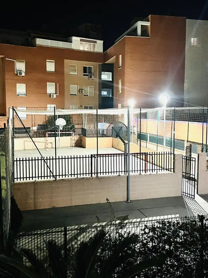 Flat for rent in De Demóstenes, El Cónsul - Ciudad Universitaria - El Romeral