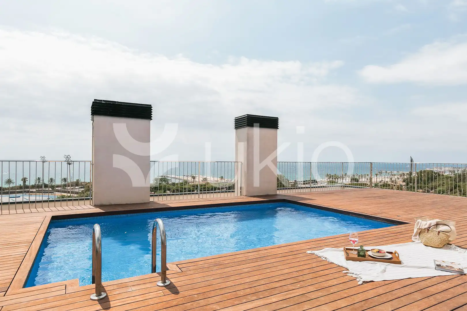 Piscina de Apartamento de alquiler en Barcelona con Aire acondicionado, Calefacción y Amueblado