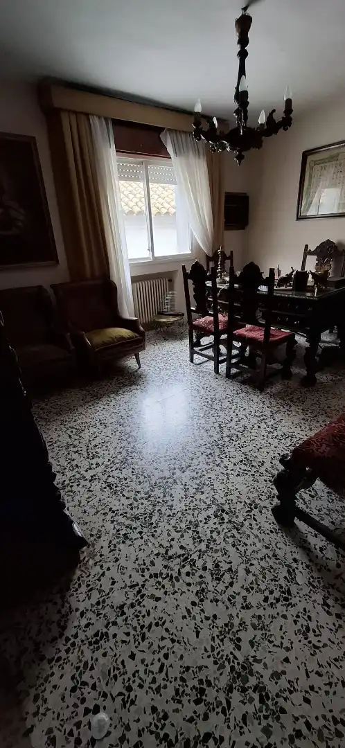 Wohnung zum Verkauf in Sevilla mit Klimaanlage, Heizung und Möbliert