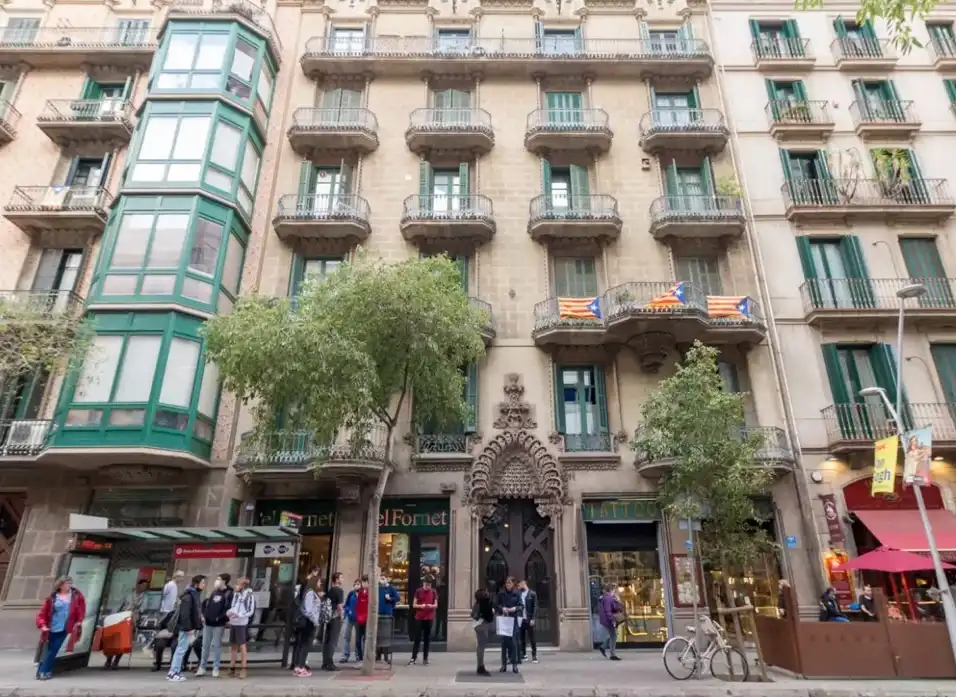 Vista exterior de Pis en venda en Barcelona amb Aire condicionat, Calefacció i Balcó
