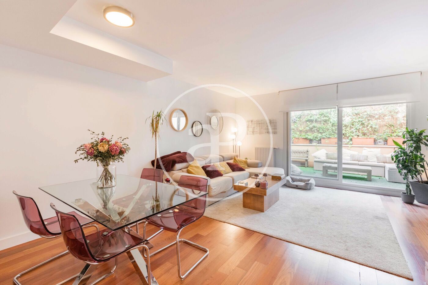 Sala de estar de Piso en venta en  Madrid Capital con Aire acondicionado, Calefacción y Jardín privado