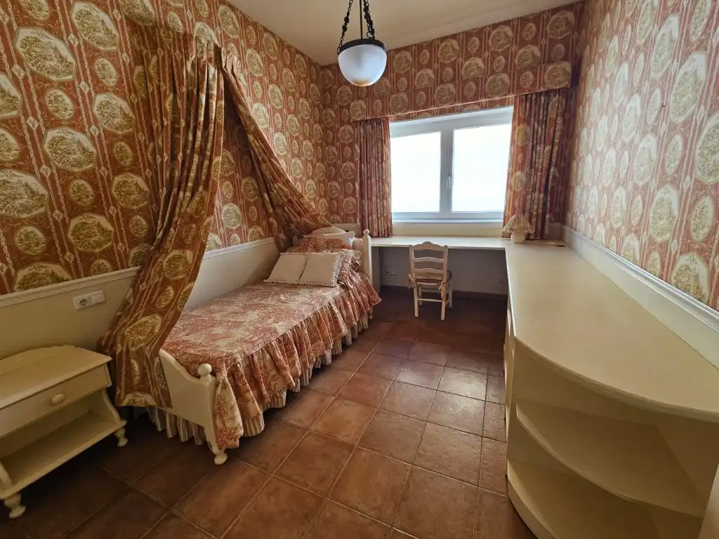 Dormitori de Casa o xalet en venda en Torrox amb Aire condicionat, Jardí privat i Terrassa