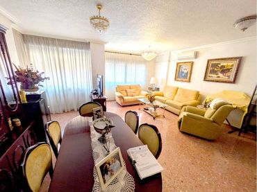 Piso con jardín en venta en Calle Carlos Arniches 36