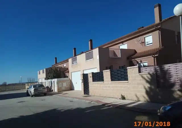 Vista exterior de Piso en venta en Villaralbo