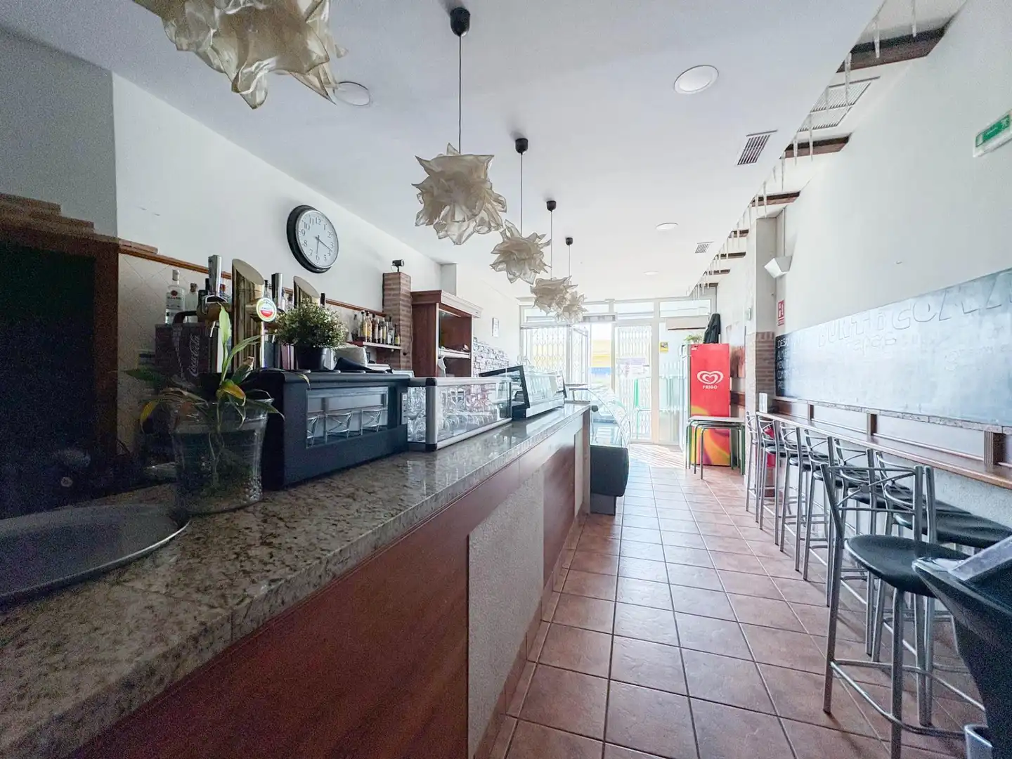 Commercial properties for sale in La Pobla de Vallbona  with Air Conditioner and Furnished