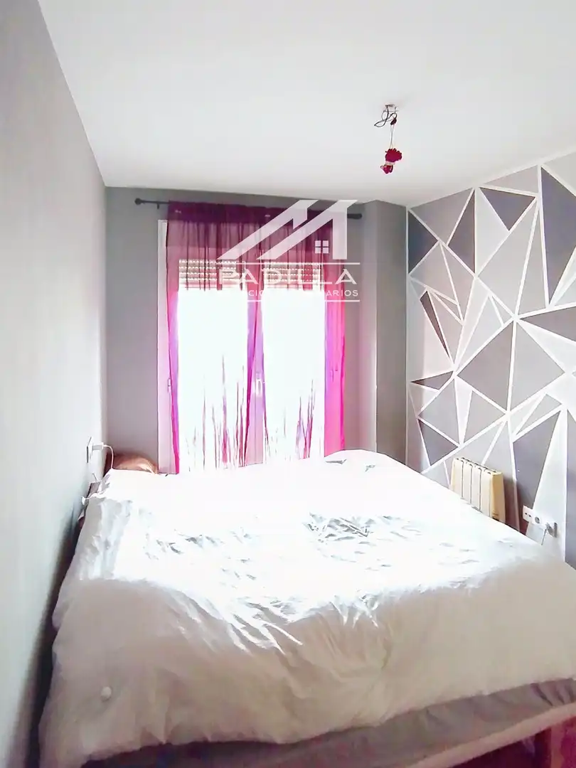 Habitación de Piso en venta en Camarena con Calefacción