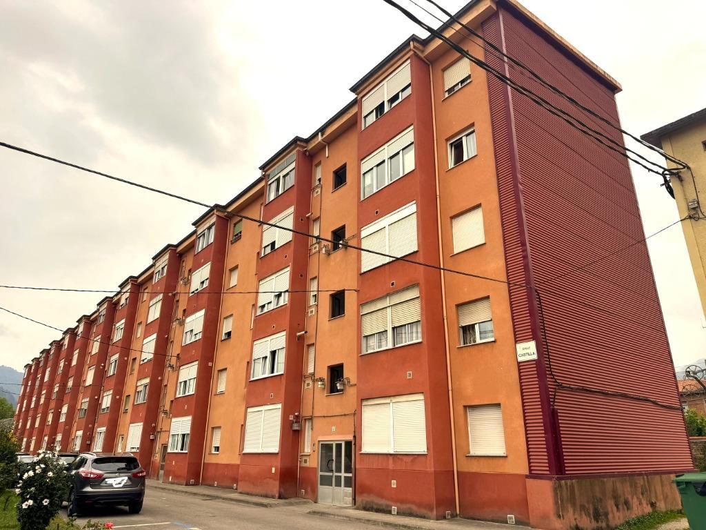 Vista exterior de Pis en venda en Los Corrales de Buelna 