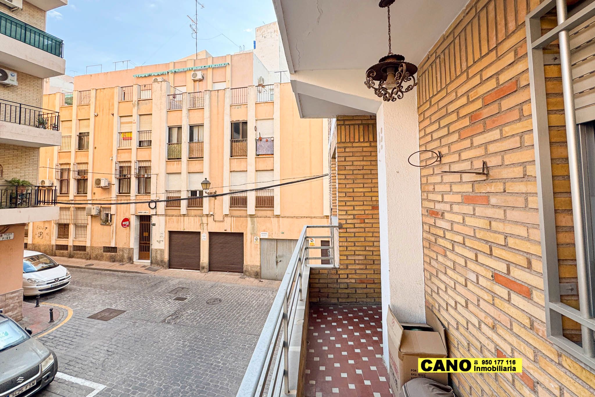 Vista exterior de Pis en venda en  Almería Capital