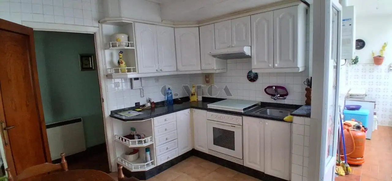 Cocina de Piso en venta en Vigo  con Calefacción y Parquet