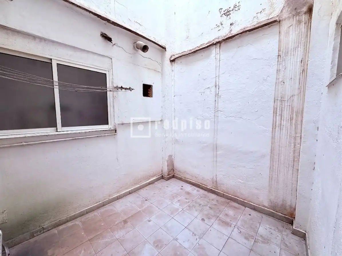 Flat for sale in Valencia  with Air Conditioner and Terrace