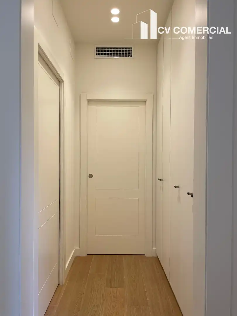 Flat for sale in Barcelona  with Air Conditioner, Heating and Parquet flooring
