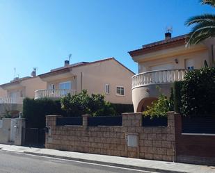 Exterior view of Single-family semi-detached for sale in Cambrils  with Air Conditioner, Heating and Private garden