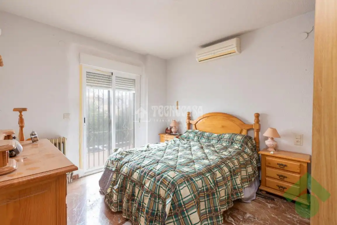 Habitación de Casa adosada en venta en Ogíjares con Aire acondicionado, Calefacción y Trastero