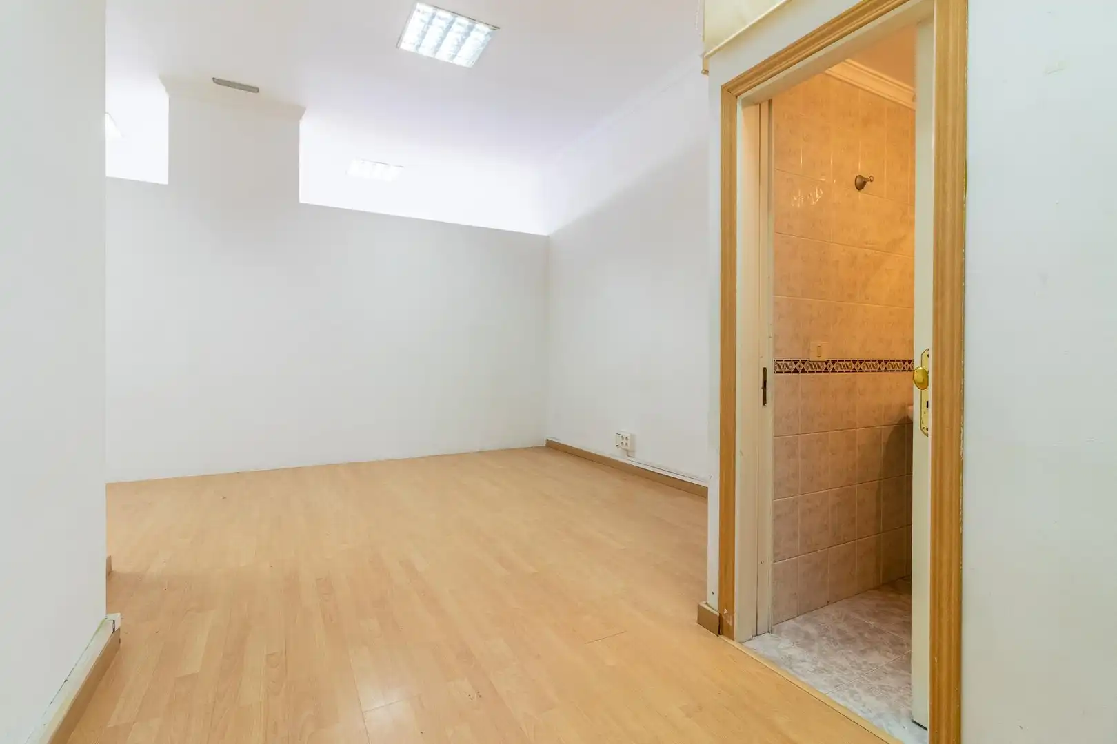 Business premises for sale in Calle de los Fondos de Segura, imagen 10