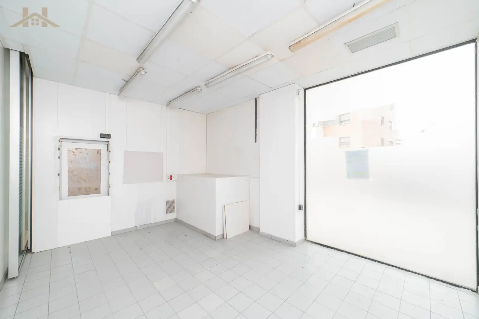 Commercial properties for sale in Alcorcón  with Air Conditioner and Heating