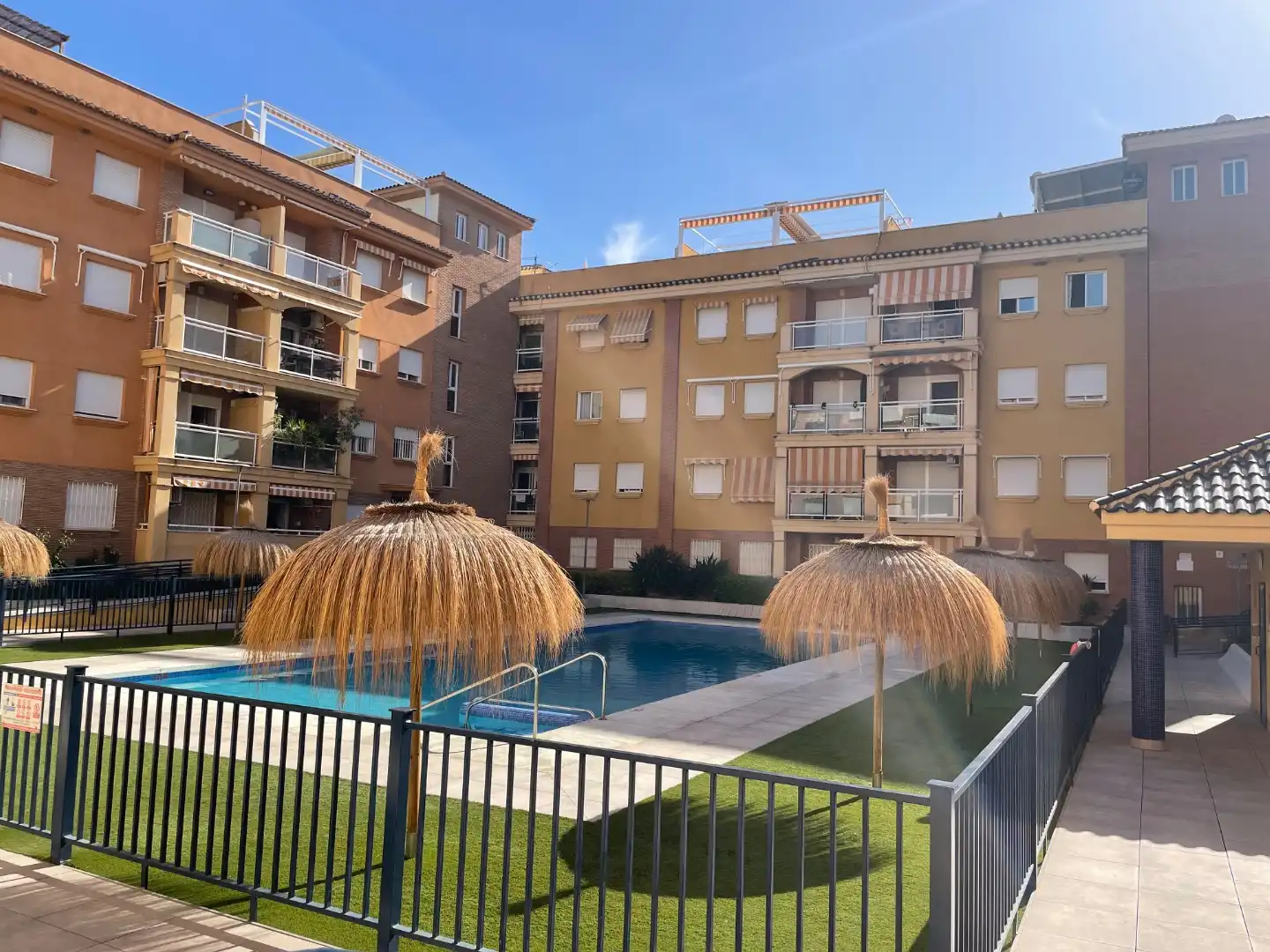 Piscina de Àtic en venda en Torrox amb Aire condicionat, Terrassa i Balcó