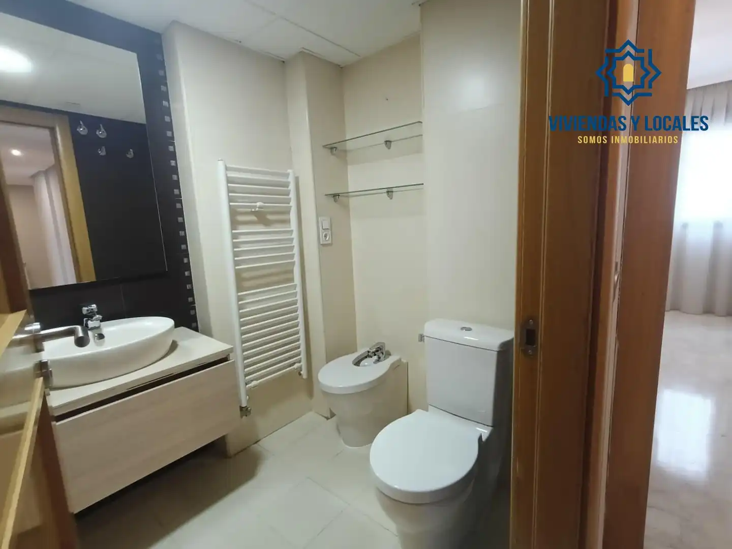 Bathroom of Flat for rent in Granada  with Air Conditioner, Heating and Furnished