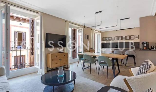 Piso en Venta en Universidad - Malasaña