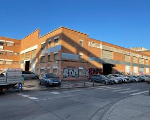 Vista exterior de Nau industrial en venda en L'Hospitalet de Llobregat