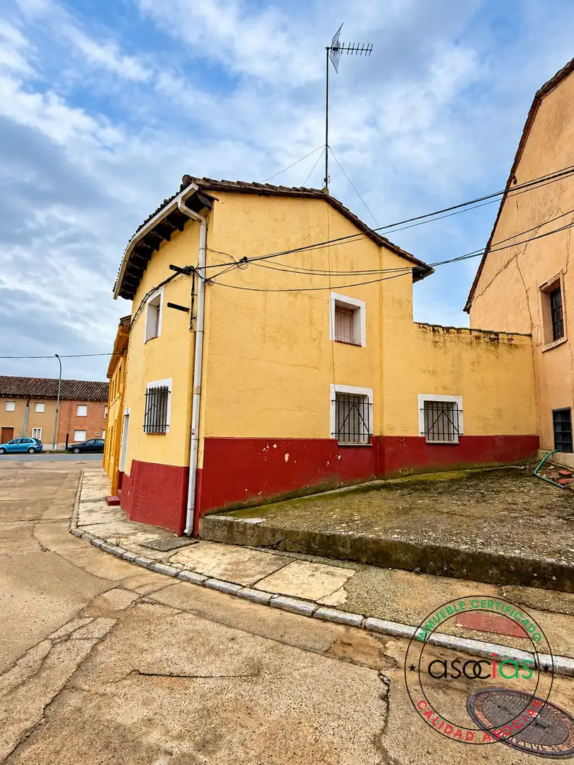Vista exterior de Casa adosada en venda en Melgar de Abajo, Valladolid