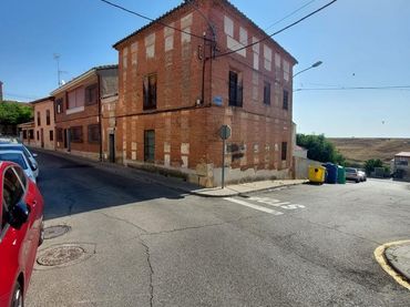 Casa amb jardí en venda a Calle Ángel Dilla